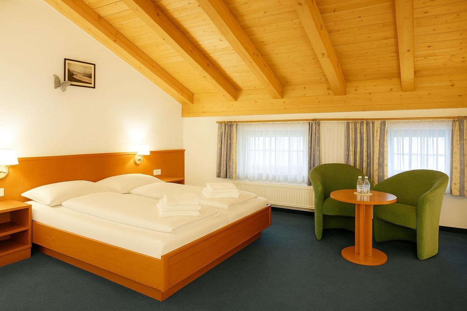 A8 Hotel Im Darchinger Hof Bed & Breakfast - Zwischen Holzkirchen Und Weyarn - Zwischen Muenchen Salzburg Und Innsbruck - Kurz Vor Dem Irschenberg Exterior photo